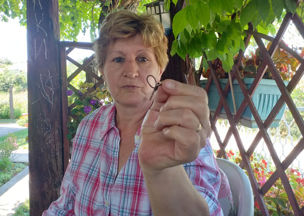 МУКЕ ЉИЉАНЕ МЛАДЕНОВИЋ: Три године живела са жицом у карлици, лекари тврде да ју је прогутала